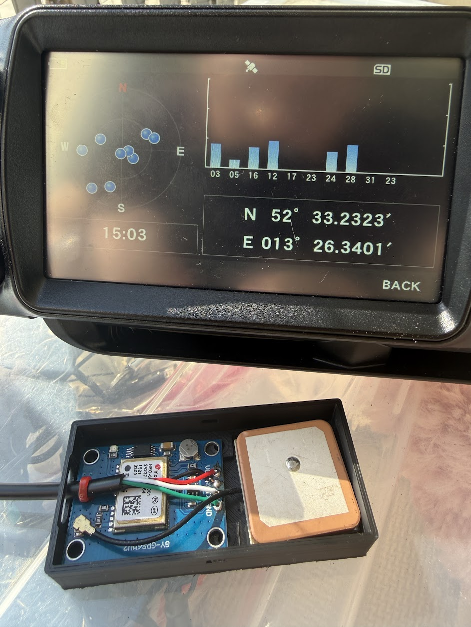 FTX-1 GPS lock confirmed — N 52° 33.2323’, E 013° 26.3401’